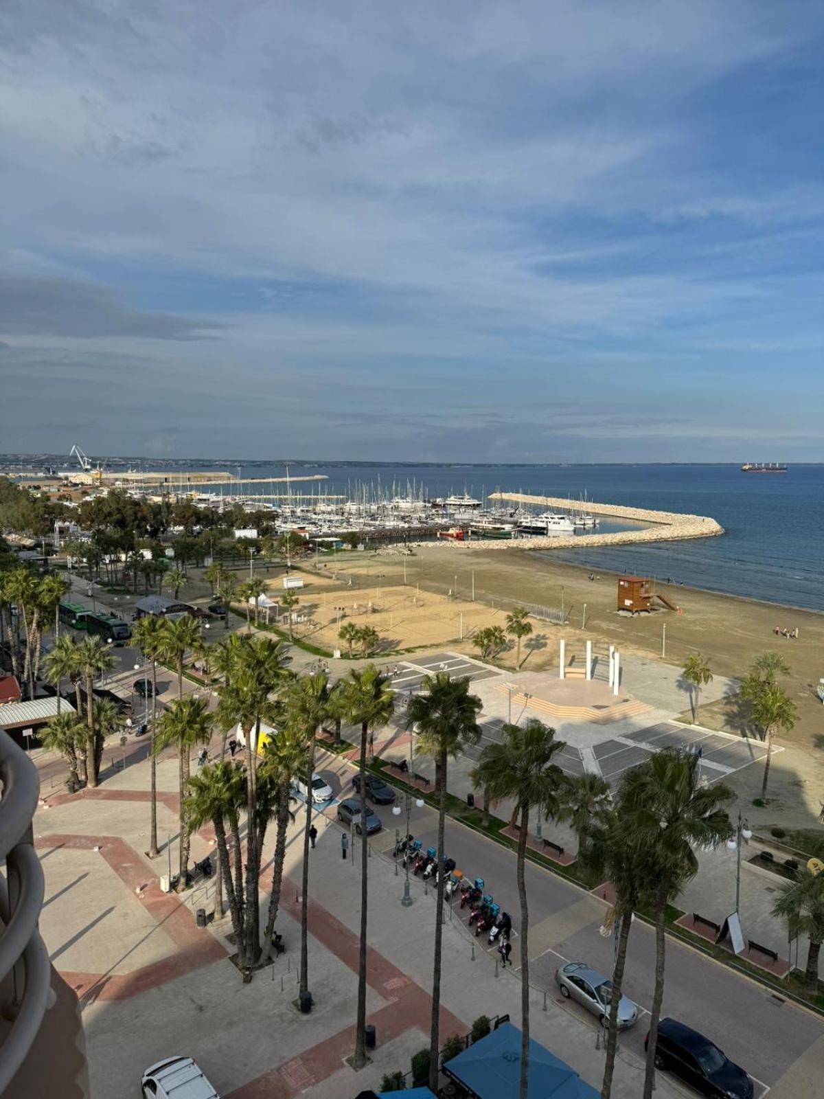11 Suites - Golden Sunrise Suite Larnaka Exterior foto